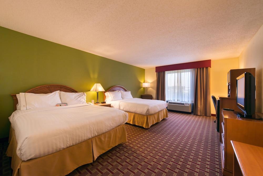 Holiday Inn Express Hotel & Suites Tampa-Anderson Road-Veterans Exp By Ihg West Chase Eksteriør billede