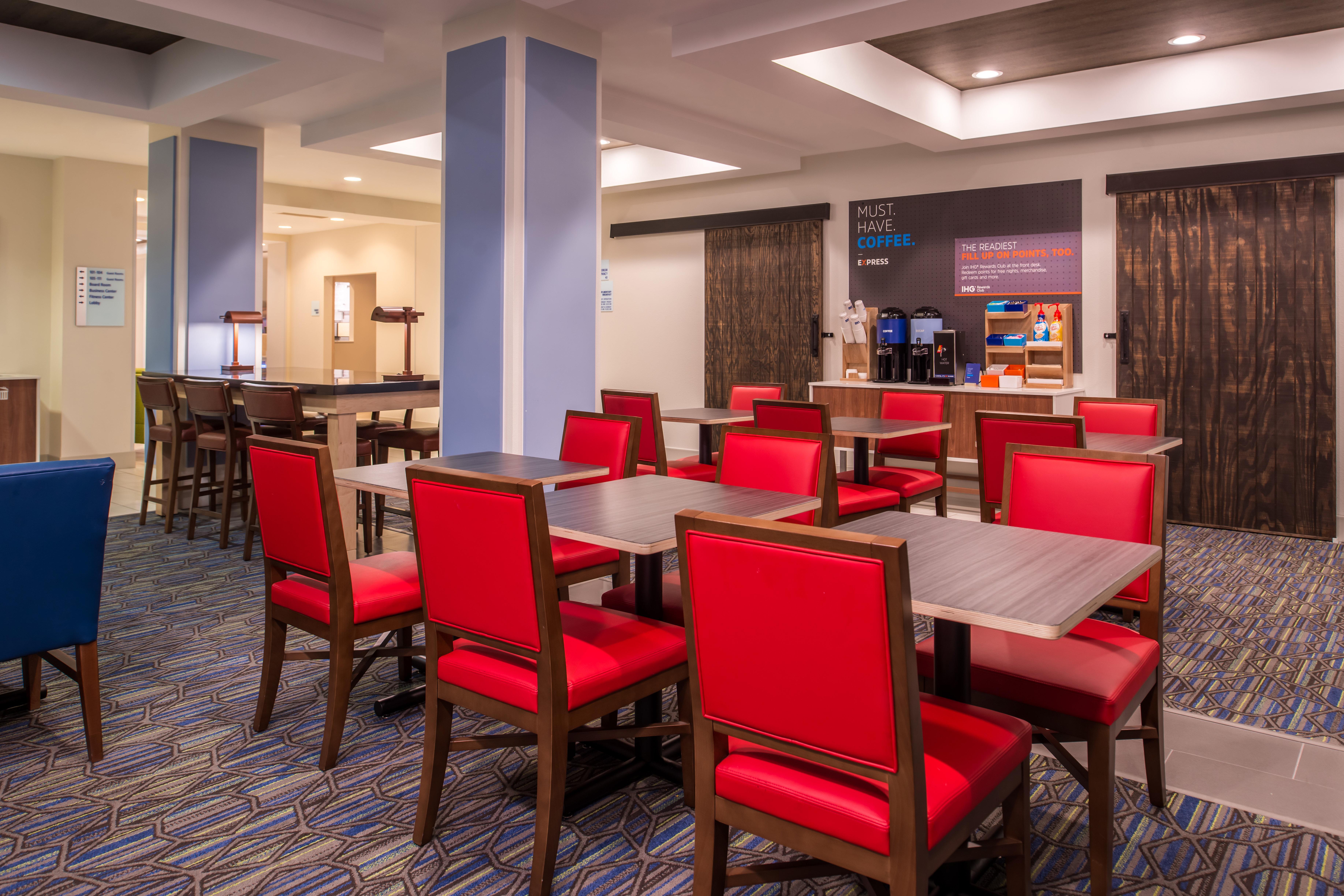 Holiday Inn Express Hotel & Suites Tampa-Anderson Road-Veterans Exp By Ihg West Chase Eksteriør billede