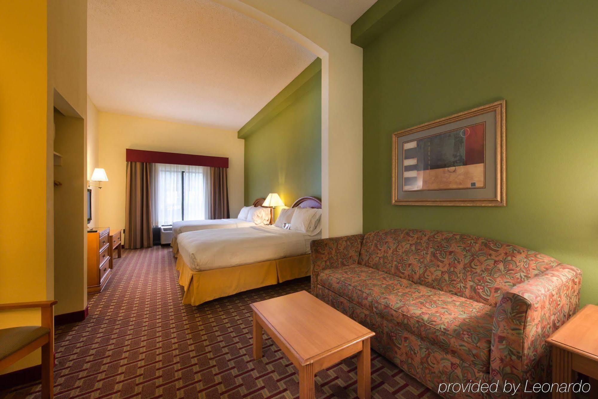 Holiday Inn Express Hotel & Suites Tampa-Anderson Road-Veterans Exp By Ihg West Chase Eksteriør billede